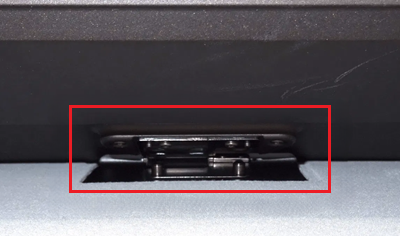 ヒンジの突起部分が赤枠で囲われた画像