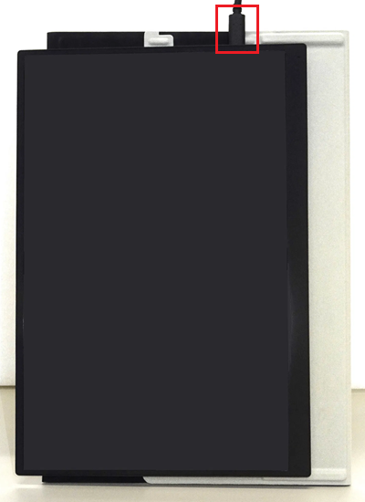 ケーブルの接続部が赤枠で囲われた画像