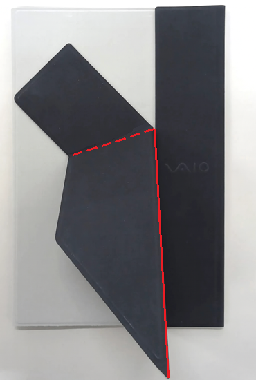 折り目が赤枠で囲われた画像