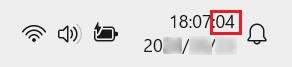 システムトレイ画面で秒数も表示された日付と時刻表示部分に赤い枠