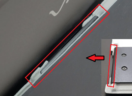 ヒンジ部分が赤枠で囲われた画像