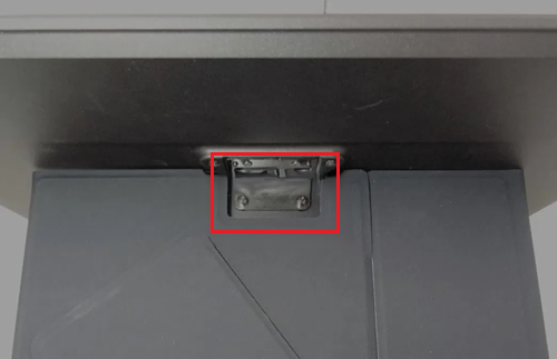 ヒンジ部を奥まで挿し入れた画像"